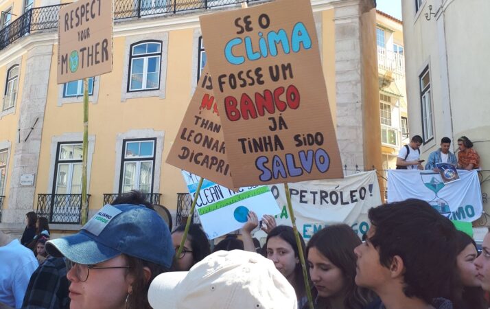 Centenas De Jovens Ativistas Pelo Clima Marcham Em Lisboa Executive