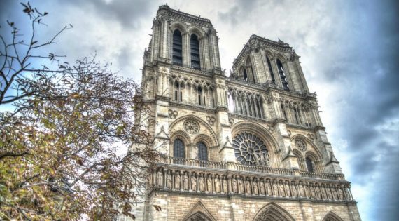 Donos da Gucci e Louis Vuitton doam 300 milhões para reconstruir Notre Dame – Executive Digest
