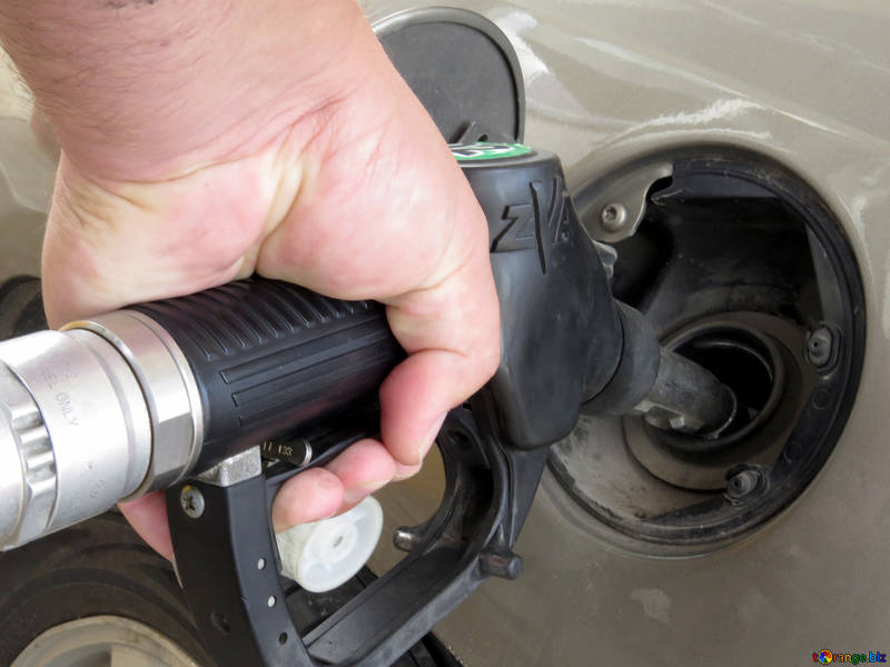 Combustíveis estão em modo ‘sobe e desce’: preço do gasóleo volta a baixar, gasolina regressa aos aumentos na próxima semana. Saiba que impacto vai ter na sua carteira