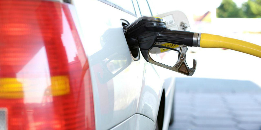 Gasolina e gasóleo em queda pela 7ª semana consecutiva. Saiba quanto vai poupar se atestar o depósito