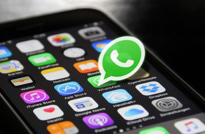 Do you use WhatsApp?  Here comes the biggest change in the app's history.  Find out what requirements you must accept to continue use – Executive Summary