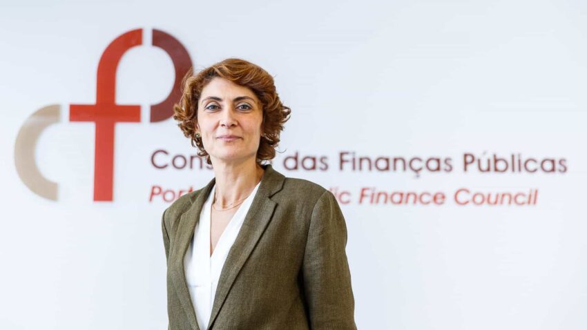 Crescimento Econômico em 2025: CFP Prevé 2,2% de Aumento, mas Alerta para Riscos Externos