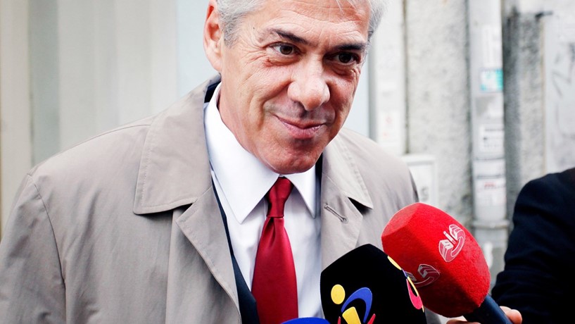 Sócrates Accuses Public Prosecutor of Political Bias in Investigations Against Former Leaders