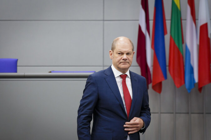 Scholz es el «único» responsable del retraso en la entrega de los misiles Taurus a Ucrania.  El Parlamento alemán le acusa de «irresponsable»