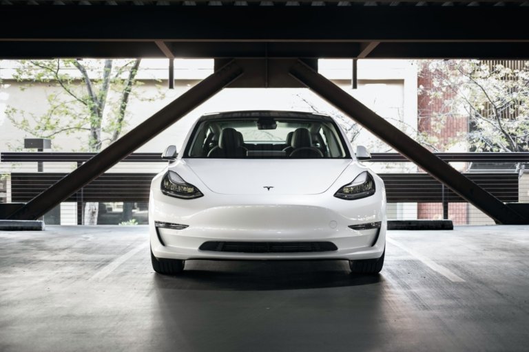 Prepare a carteira: Tesla vai lançar modelos mais baratos até 2025