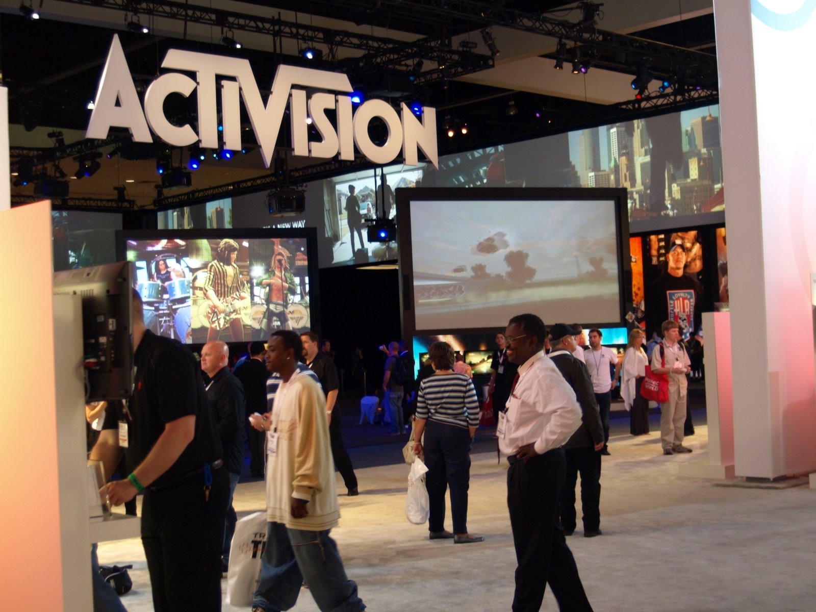 UE autoriza compra da Activision Blizzard pela Microsoft