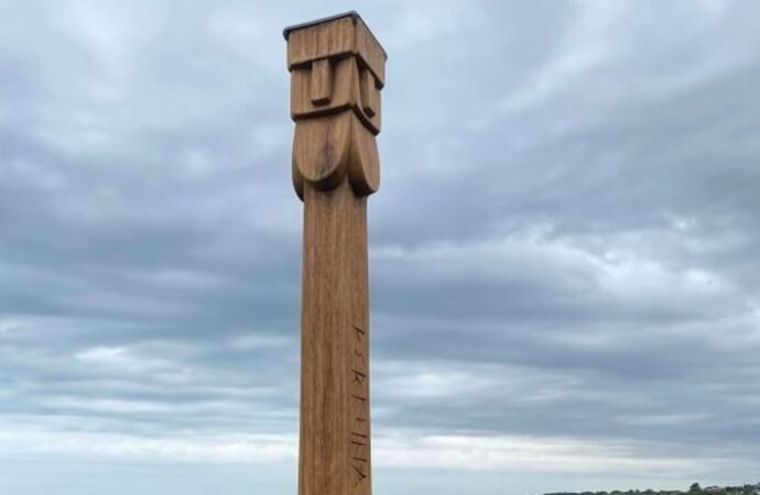 Aliens, a match or the ‘new boxy’?  Mysterious totem set in England sparks controversy – Executive Digest