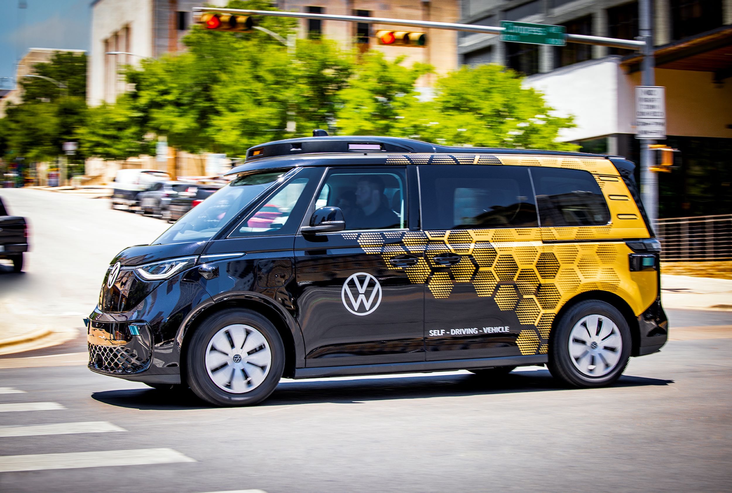 Condução autónoma está a chegar: Volkswagen ADMT anuncia acordo com a Mobileye