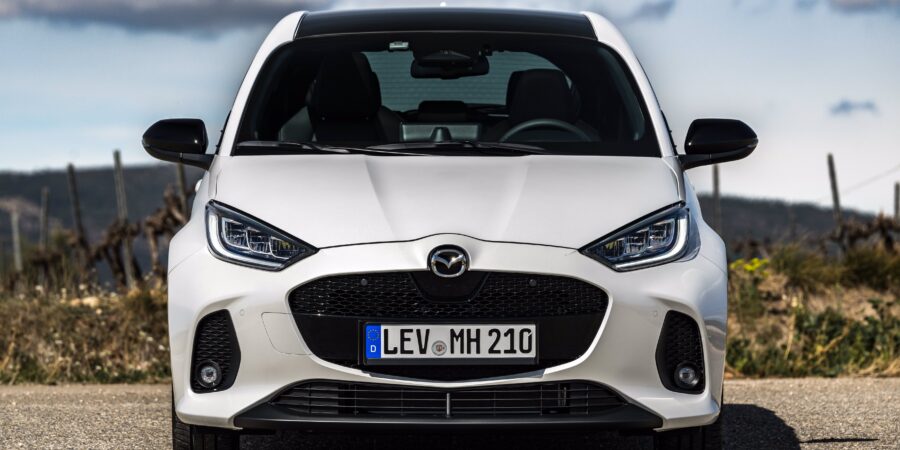 2024_mazda2-hybrid_spain_still-1