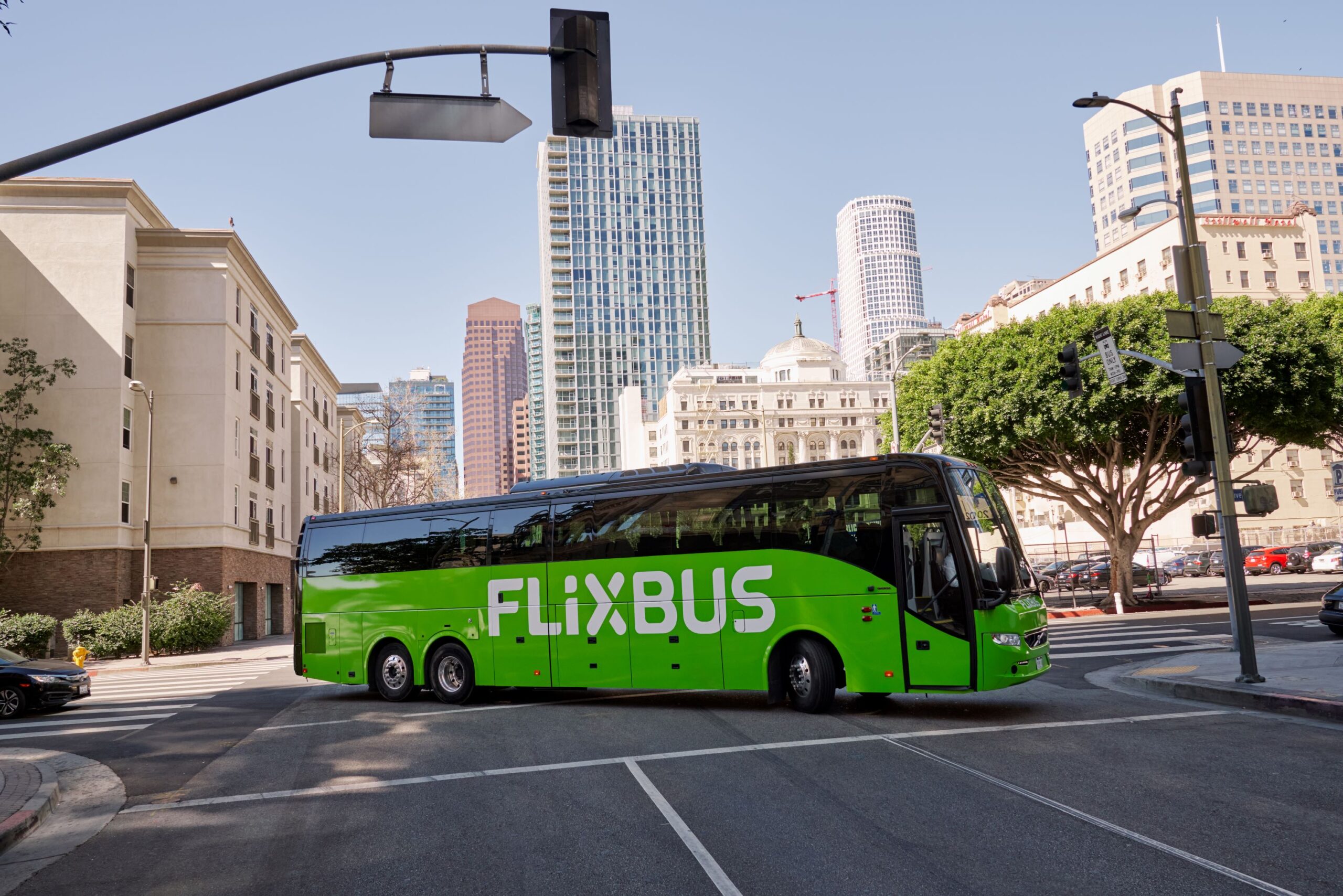 Vai viajar nesta Páscoa? FlixBus vai colocar mais autocarros na estrada nestes dias