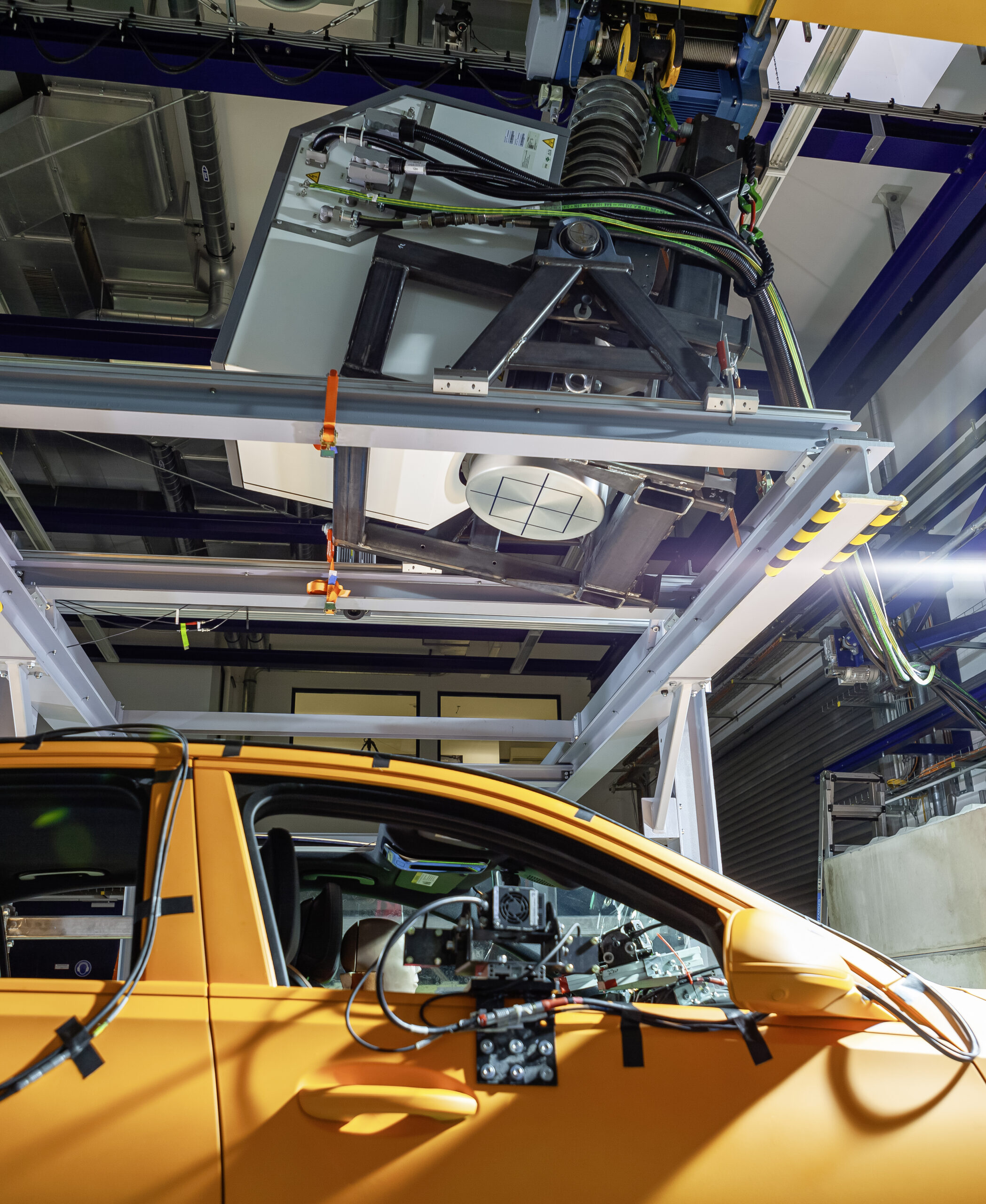 Máxima transparência: Mercedes-Benz é o primeiro fabricante mundial a fazer testes de colisão com raio X