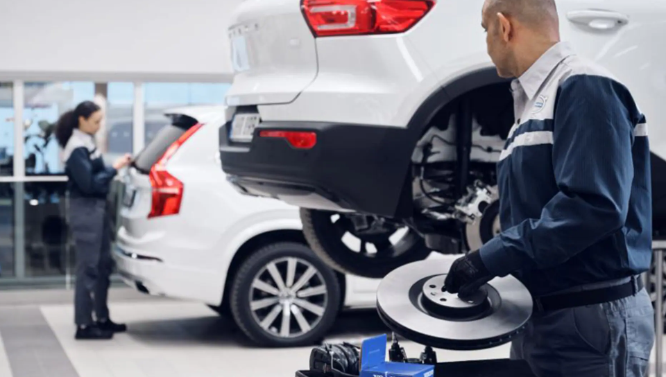 Volvo aposta em Inteligência Artificial para reduzir custos e emissões de CO2