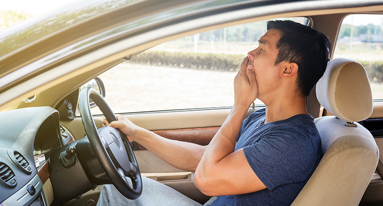 Contra o sono ao conduzir: saiba como são e como funcionam os detetores de fadiga nos carros