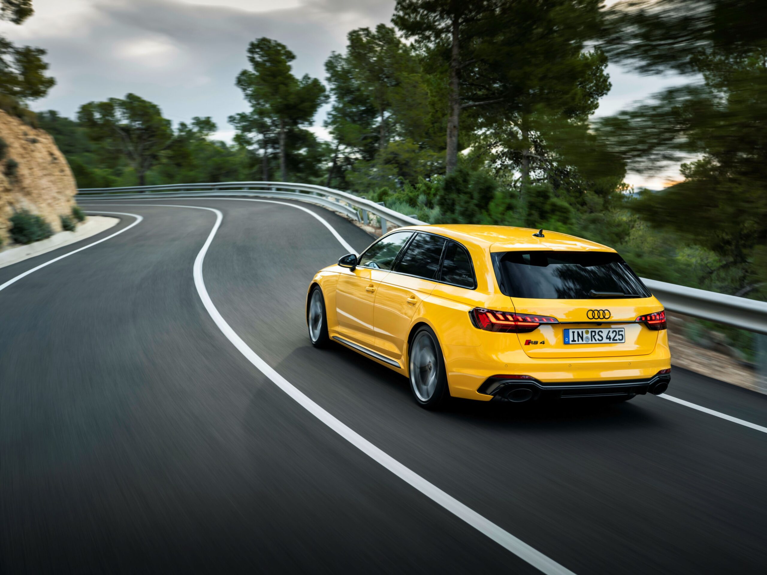 Conheça o novo Audi RS 4 Avant edition 25: elevada performance no dia-a-dia e em pista deste modelo exclusivo