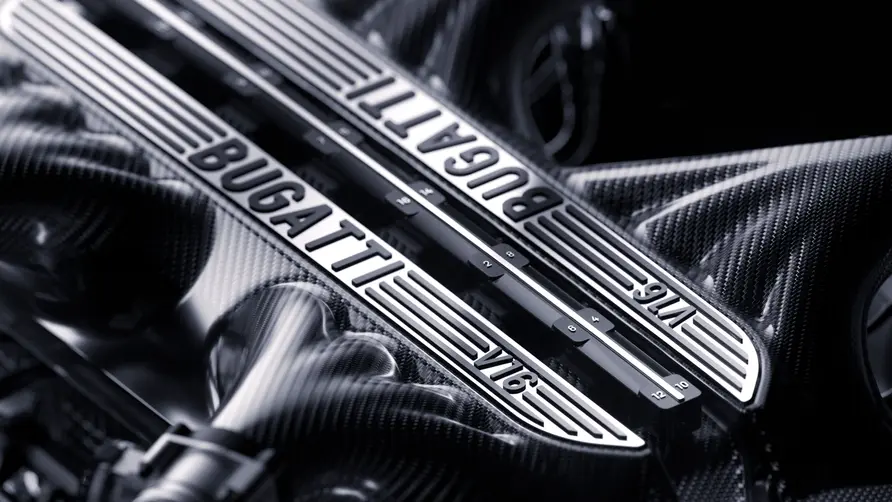 Bugatti não tem medo de acelerar e apresenta hoje o novo “hiperdesportivo” híbrido com motor V16