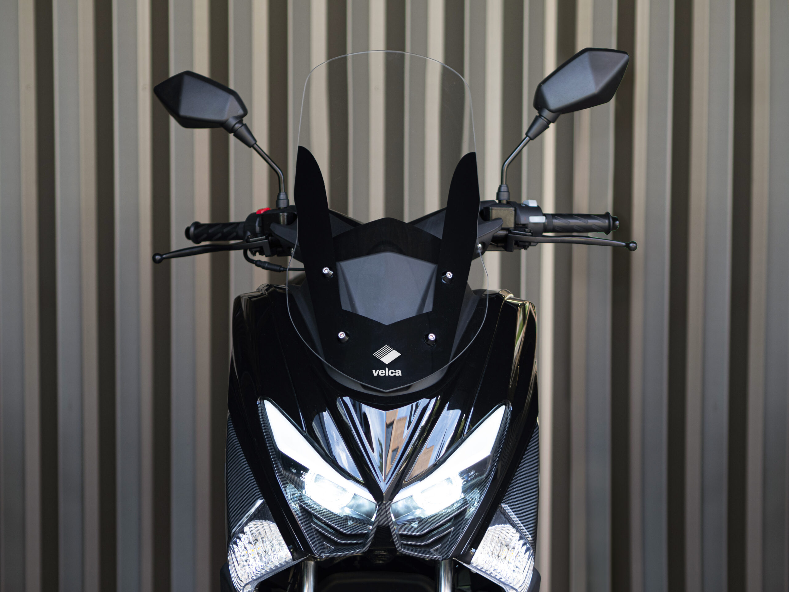 Nova Velca ONE chega a Portugal: conheça a moto elétrica que finalmente supera as de combustão de 125 cc