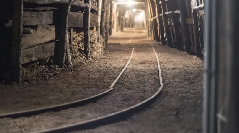 Unternehmer kaufte eine Mine für 2 Millionen Dollar und fand am Ende Mineralien im Wert von mehr als 37 Millionen Dollar – Zusammenfassung