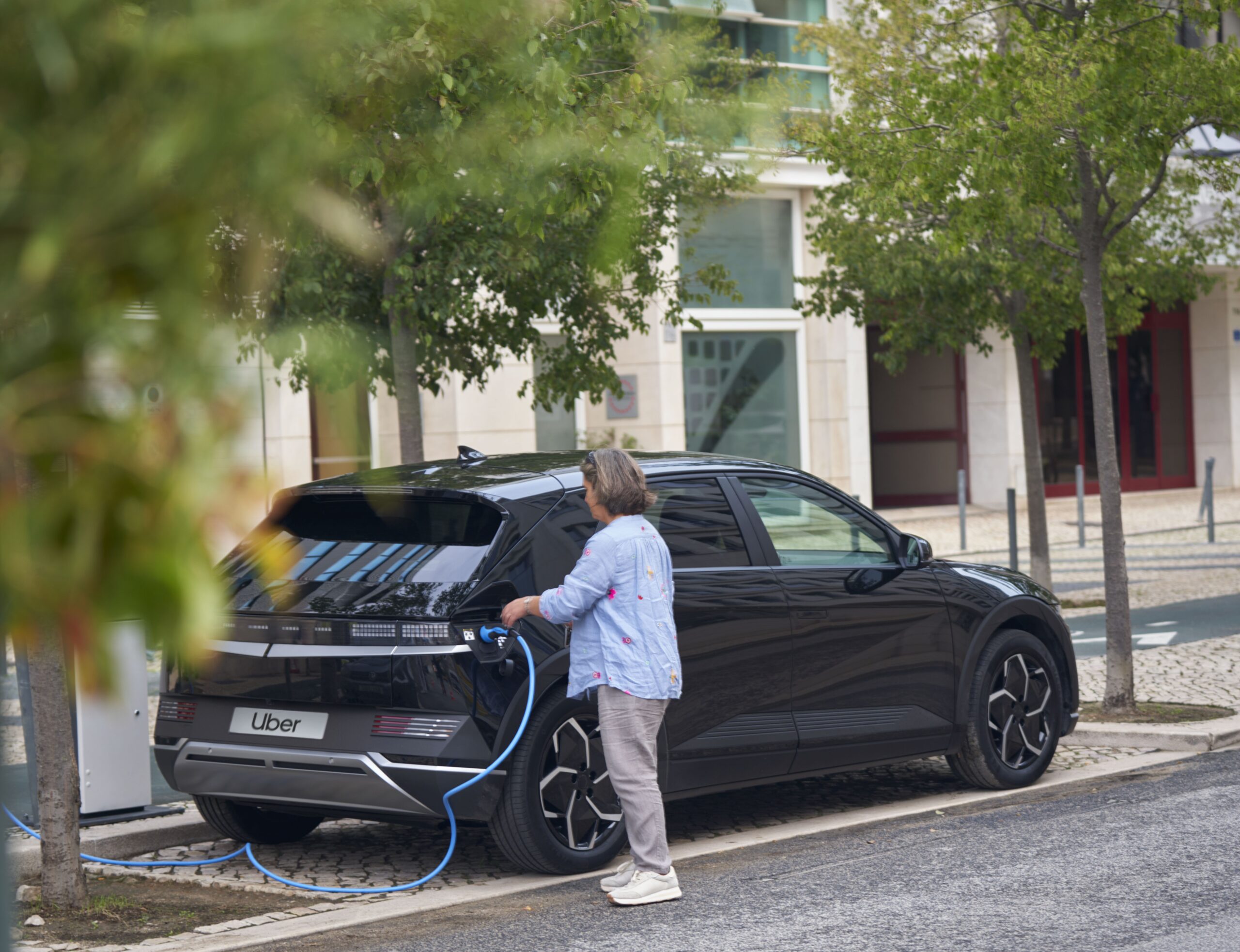 Galp junta-se à Uber para promover a mobilidade elétrica com descontos para frotas em Portugal