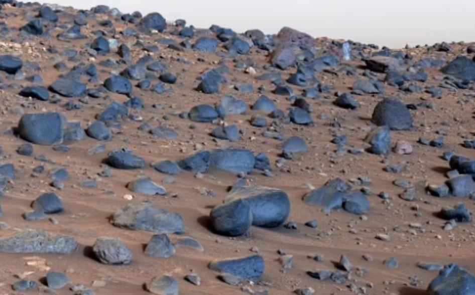 The mystery of blue rocks on Mars? NASA reveals the clearest image ever of the “Red Planet”