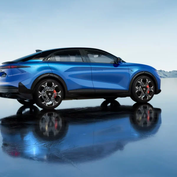 Alpine abre encomendas do novo A390: fastback elétrico chega a Portugal a partir de 67.500€