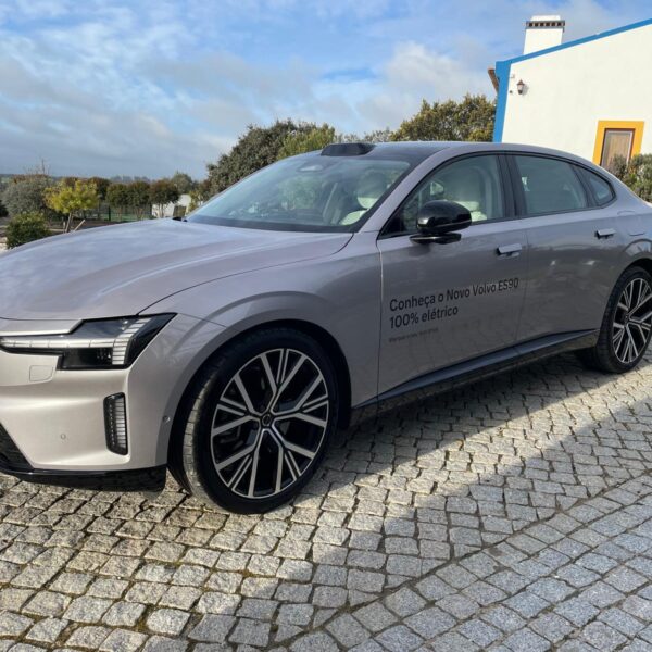 Ensaio. Volvo ES90: A ascensão da serenidade sueca no paradigma do luxo elétrico