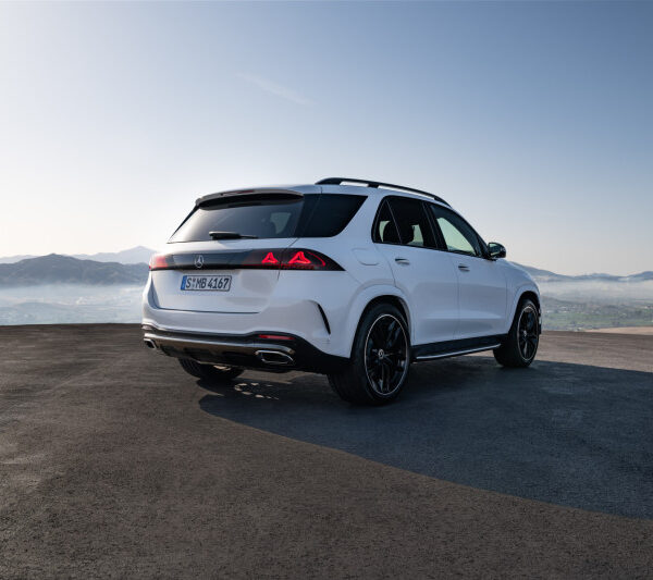 Novo Mercedes-Benz GLE aposta em IA, conforto e desempenho para liderar o segmento premium