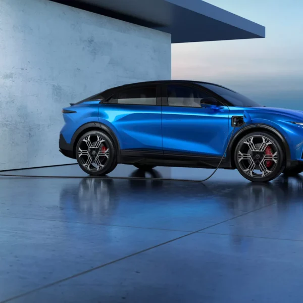 Novo Alpine A390 GTS: três motores elétricos, 470 cv e o prazer de condução do A110