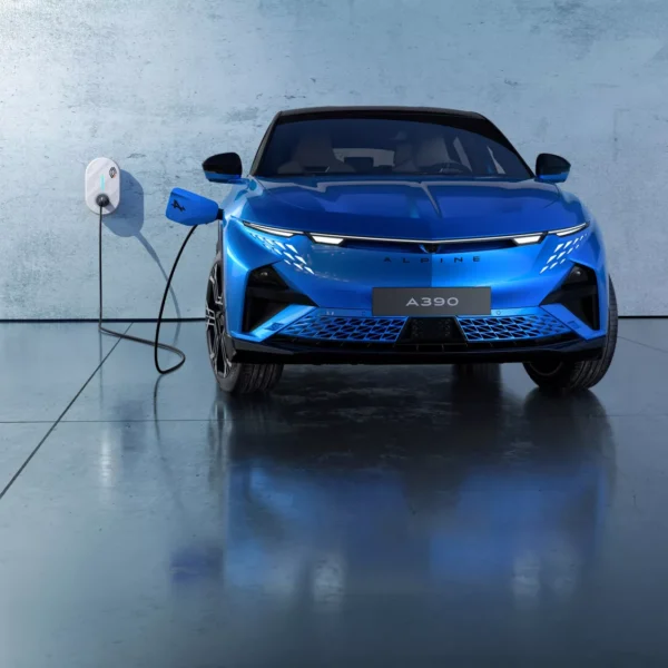Novo Alpine A390 GTS: três motores elétricos, 470 cv e o prazer de condução do A110