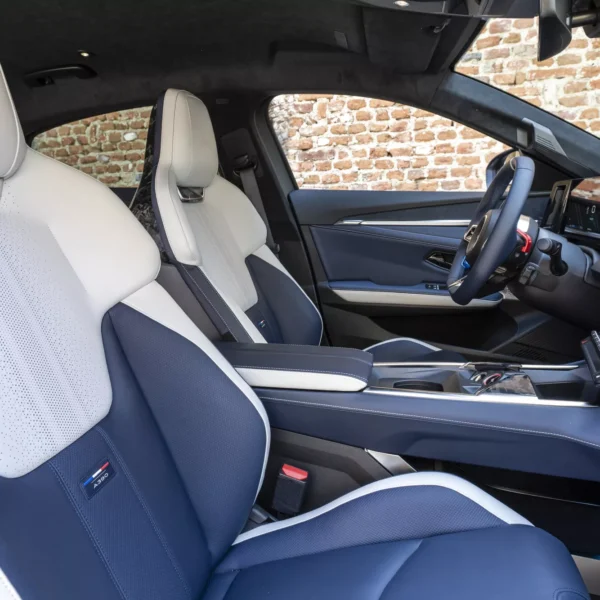 Novo Alpine A390 GTS: três motores elétricos, 470 cv e o prazer de condução do A110