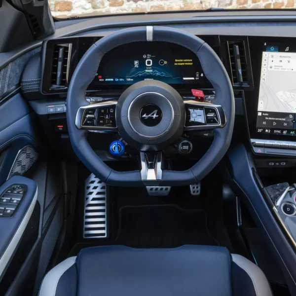 Novo Alpine A390 GTS: três motores elétricos, 470 cv e o prazer de condução do A110