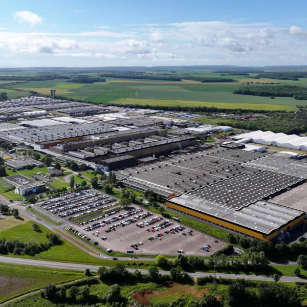 Renault lança solução chave na mão para comerciais: menos espera e veículos já adaptados ao trabalho