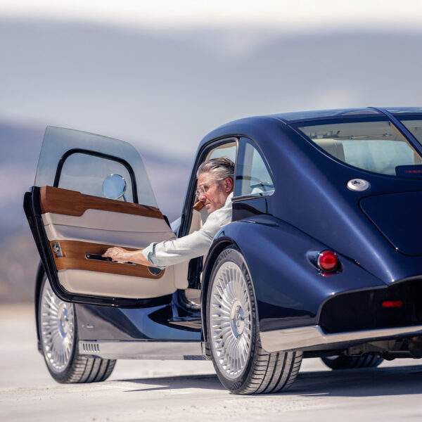Só vão existir nove: Morgan e Pininfarina criam um coupé quase único