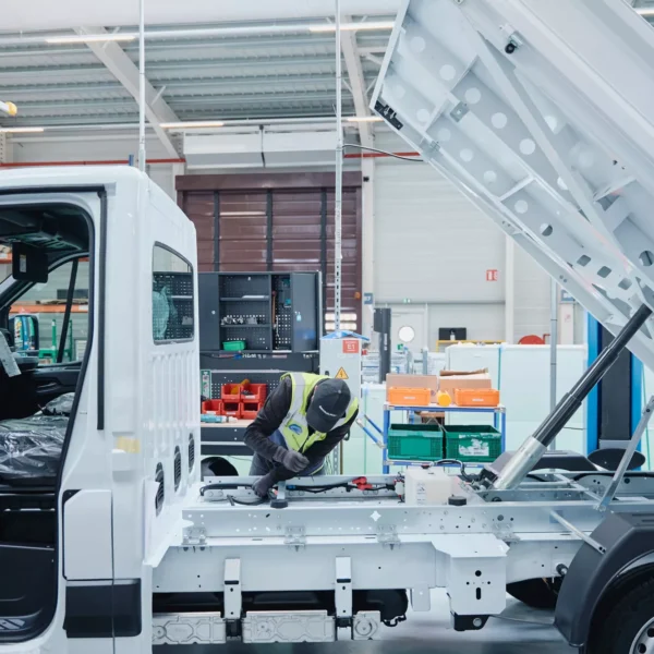 Renault lança solução chave na mão para comerciais: menos espera e veículos já adaptados ao trabalho