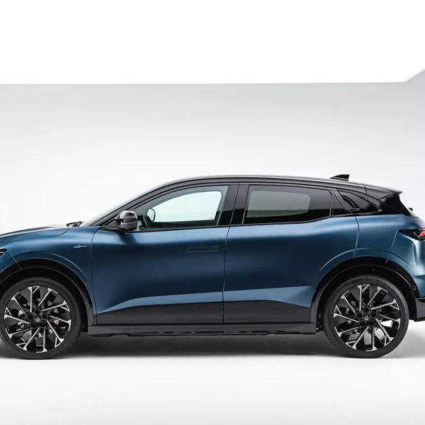 Autonomia até 500 km, carregamento mais rápido e Gemini a bordo: Renault atualiza o Megane E-Tech elétrico