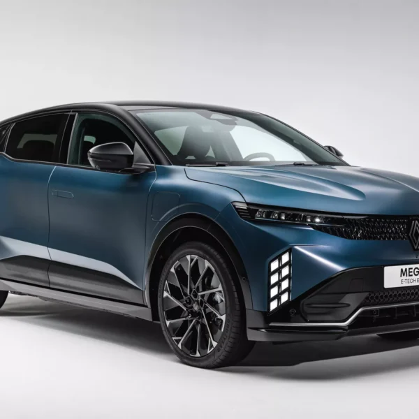 Autonomia até 500 km, carregamento mais rápido e Gemini a bordo: Renault atualiza o Megane E-Tech elétrico