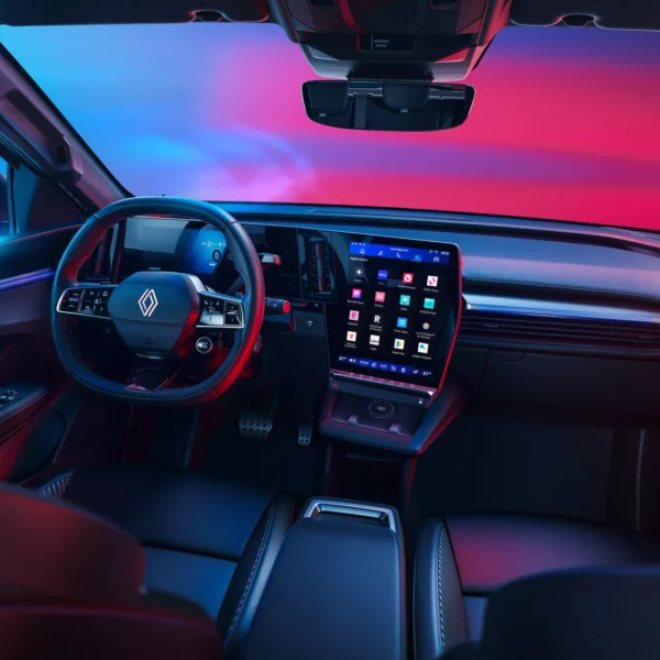 Autonomia até 500 km, carregamento mais rápido e Gemini a bordo: Renault atualiza o Megane E-Tech elétrico