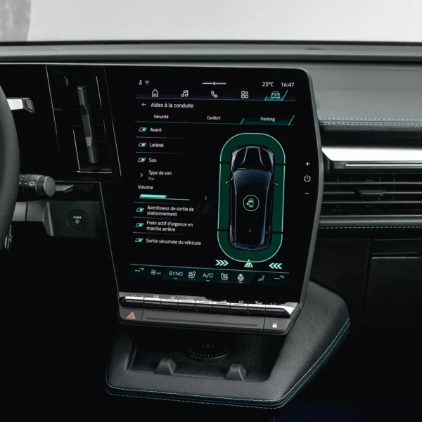 Autonomia até 500 km, carregamento mais rápido e Gemini a bordo: Renault atualiza o Megane E-Tech elétrico