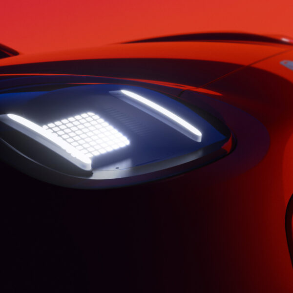 Robôs, elétricos e protótipos: MG mostra futuro da marca em estreia mundial