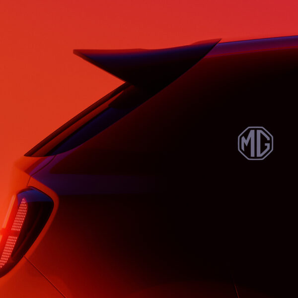 Robôs, elétricos e protótipos: MG mostra futuro da marca em estreia mundial