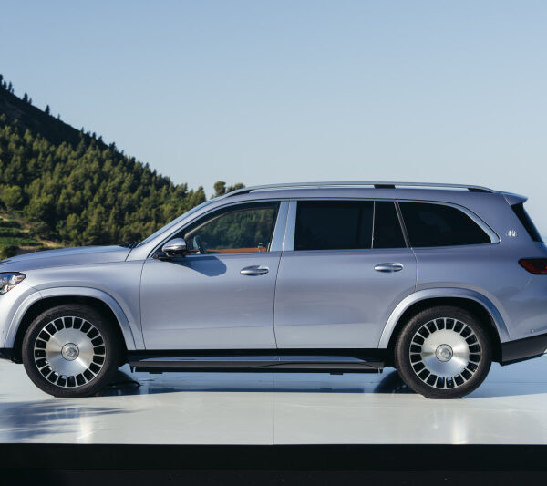 O SUV mais luxuoso da Mercedes está de volta: mais potente, mais silencioso e mais tecnológico
