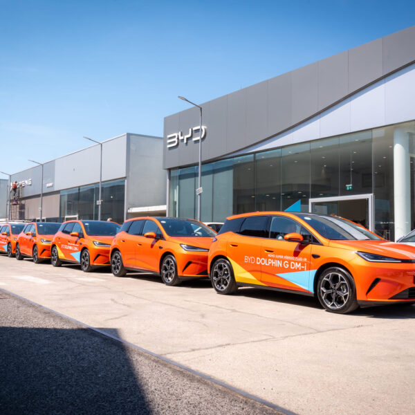 BYD Dolphin G DM-i chega a Portugal com 105 km elétricos e preço abaixo dos 25 mil euros sem IVA