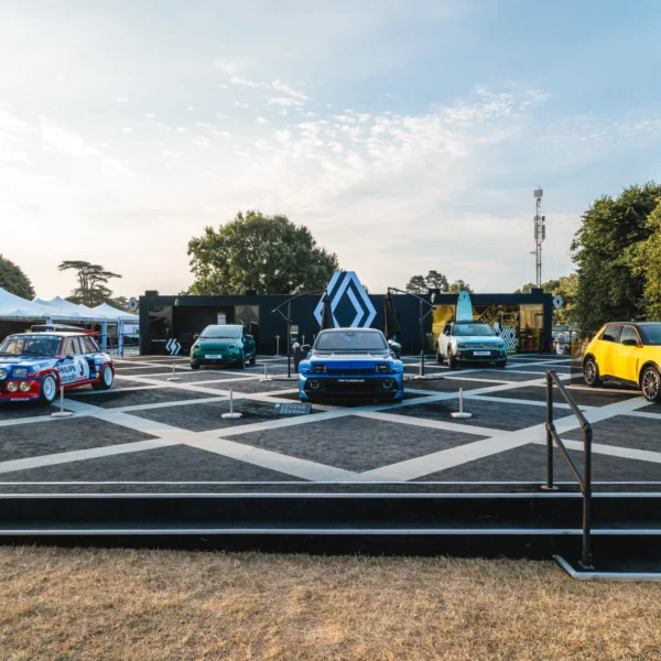 O mais potente de sempre: Renault ‘ressuscita’ o 5 Turbo com 555 cv, dois motores e apenas 1.980 unidades