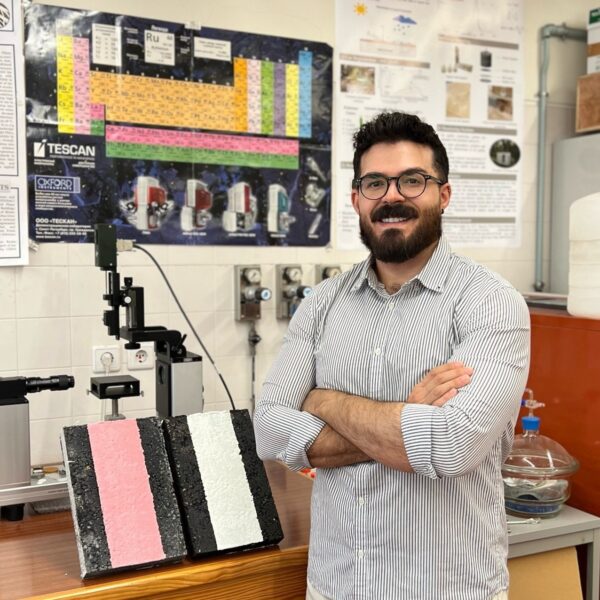 Quando a estrada muda de cor, é porque o gelo pode estar a chegar: tecnologia portuguesa promete reforçar a segurança rodoviária