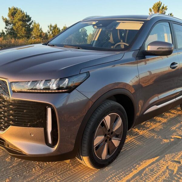 EBRO S400 HEV: o SUV híbrido compacto de 211 cv que chega a Portugal por menos de 30 mil euros